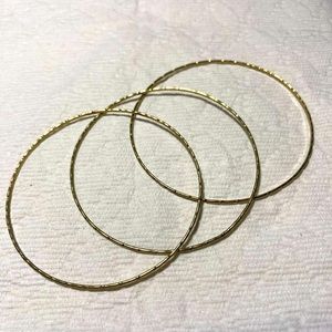 3 gold bangle bracelets #043
